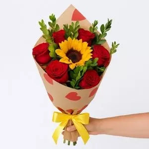 Buquê Com 6 Rosas Vermelhas E Girassol