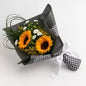 Buquê De 2 Girassóis Com Flores Brancas E Folhagens